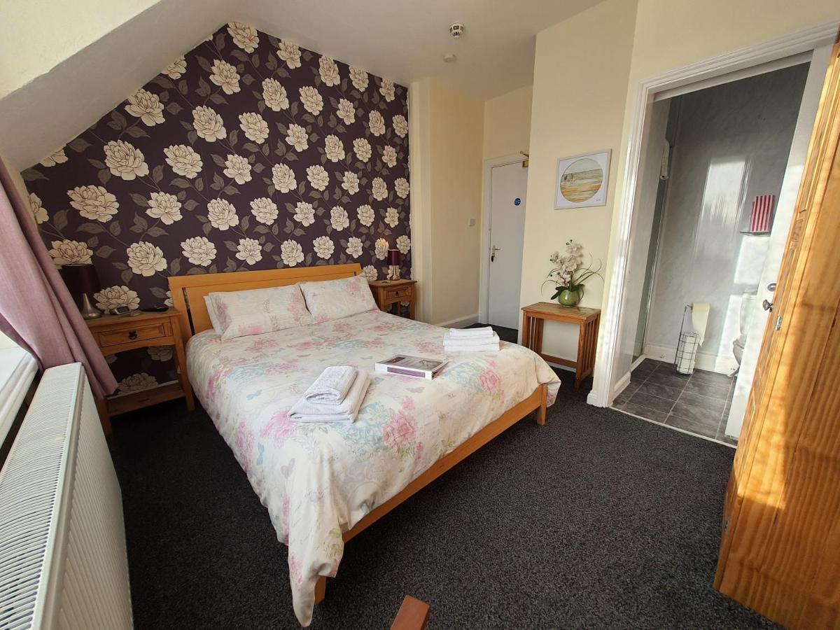 Caxton House Bed & Breakfast Skegness Exterior photo